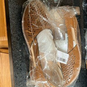 Brand new brown loafers from www.comfyfootgear.com